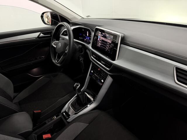 Volkswagen T-Roc 1.5 TSI Life Business Apple carplay, Parkeersensoren, Stoelverwarming, Virtual desk, Clima, Cruise control, A start stop