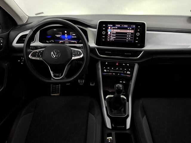 Volkswagen T-Roc 1.5 TSI Life Business Apple carplay, Parkeersensoren, Stoelverwarming, Virtual desk, Clima, Cruise control, A start stop