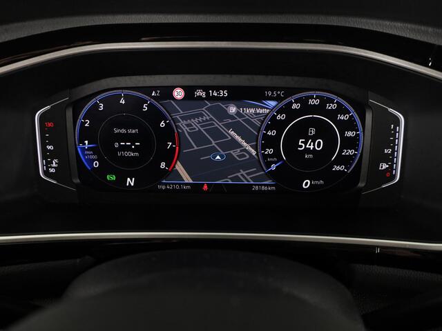 Volkswagen T-Roc 1.5 TSI R-Line Business 150PK | Navigatie | Camera | Digitaal dashboard | Keyless entry | 18 Inch | verlengde garantie
