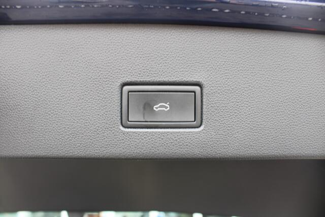 Volkswagen T-Roc 1.5 TSI 150PK Automaat Sport | Verw. Stoelen & Stuurwiel | Adapt. Cruise | Camera | DAB | Keyless | El. Achterklep |