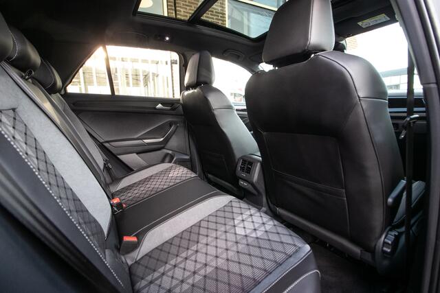 Volkswagen T-Roc 1.5 TSI R-Line Edition | Adapt cruise | Panorama dak | 19" LM