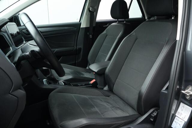 Volkswagen T-Roc 1.5 TSI Style / Camera / Stoelverw / Adaptieve Cruise / Carplay