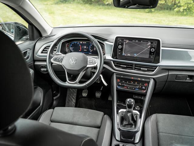 Volkswagen T-Roc 1.0 TSI Style // navigatie // pdc // stoelverwarming