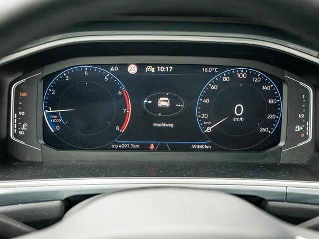 Volkswagen T-Roc 1.0 TSI Style // navigatie // pdc // stoelverwarming