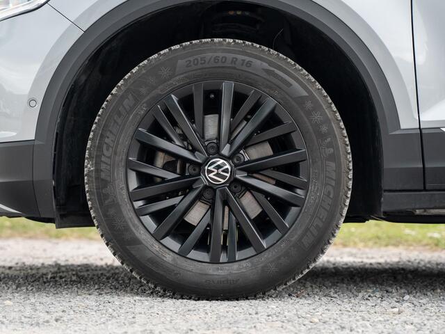 Volkswagen T-Roc 1.0 TSI Style // navigatie // pdc // stoelverwarming