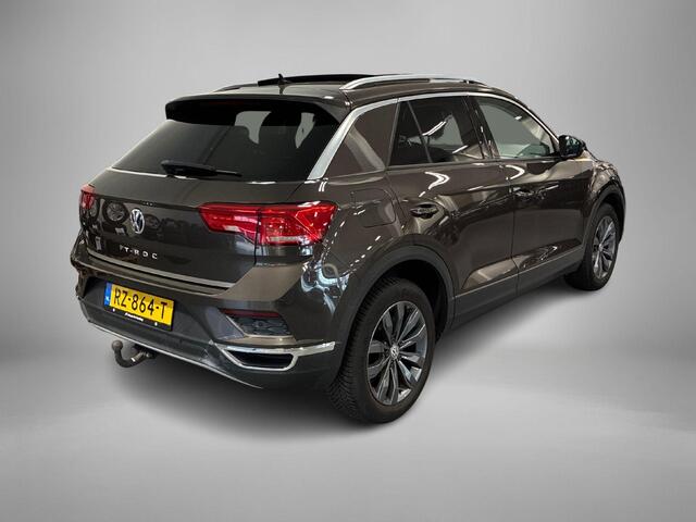 Volkswagen T-Roc 1.0 TSI 115pk Style · Panoramadak · Camera · Apple/Android Car Play · Trekhaak · ACC · Alarmklasse 3 · Active Info Display · Draadloze Telefoonlader ·