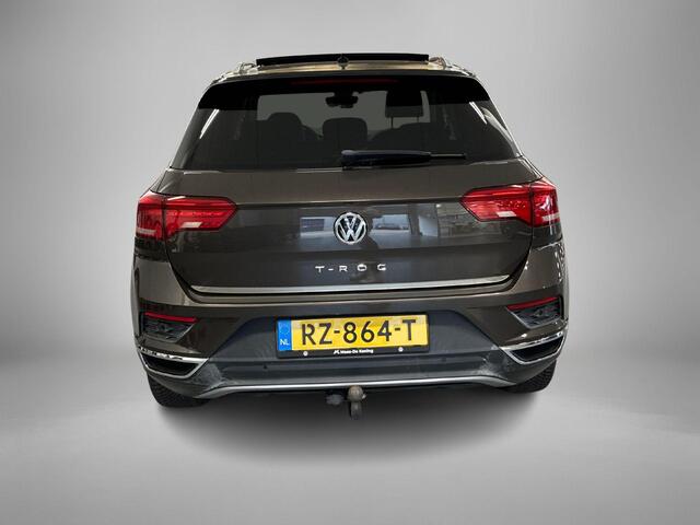 Volkswagen T-Roc 1.0 TSI 115pk Style · Panoramadak · Camera · Apple/Android Car Play · Trekhaak · ACC · Alarmklasse 3 · Active Info Display · Draadloze Telefoonlader ·
