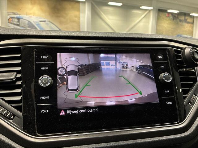 Volkswagen T-Roc 1.0 TSI 115pk Style · Panoramadak · Camera · Apple/Android Car Play · Trekhaak · ACC · Alarmklasse 3 · Active Info Display · Draadloze Telefoonlader ·