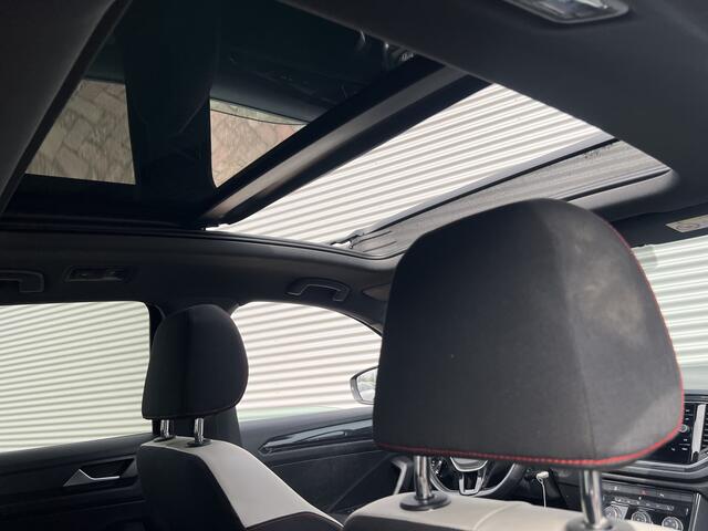 Volkswagen T-Roc 2.0 TSI 4Motion Sport | Panorama dak | Automaat | 1700 KG trekgewicht!