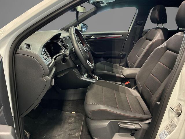 Volkswagen T-Roc 1.5 TSI 150pk DSG Sport · Panoramadak · Camera · Afn. Trekhaak · Dodehoeksensor · ACC · 18"Velgen · Sfeerverlichting · Sportstoelen ·