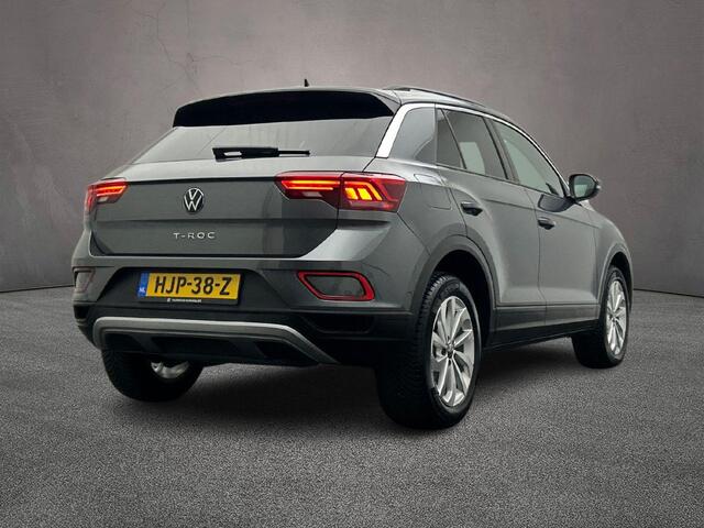 Volkswagen T-Roc Life Edition 1.5 TSI 150pk DSG Automaat Adaptive cruise control, Achteruitrijcamera, LED koplampen, App connect, Parkeersensoren, Airco, DAB, Radio
