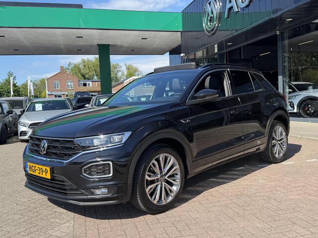 Volkswagen T-Roc 1.5 TSI Sport Business R VOLLEDIG DIGITAAL INSTRUMENTENPANEEL | PANORAMADAK | CAMERA | NAVIGATIE | MULTIMEDIA | LED VERLICHTING | DODEHOEK DETECTIE | ADAPTIEVE CRUISE CONTROL | SFEER VERLICHTING | PARKEERSENSOREN | R-LINE