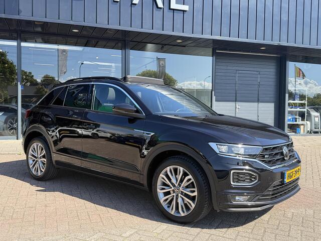 Volkswagen T-Roc 1.5 TSI Sport Business R VOLLEDIG DIGITAAL INSTRUMENTENPANEEL | PANORAMADAK | CAMERA | NAVIGATIE | MULTIMEDIA | LED VERLICHTING | DODEHOEK DETECTIE | ADAPTIEVE CRUISE CONTROL | SFEER VERLICHTING | PARKEERSENSOREN | R-LINE