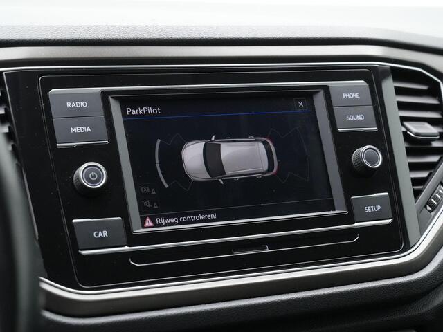 Volkswagen T-Roc 1.0 TSI 115 pk Style | Adaptive Cruise | Stoelverwarming | Parkeersensoren voor/achter