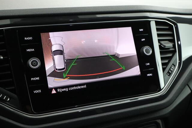 Volkswagen T-Roc 1.5 TSI 150pk DSG R-Line Sport Trekhaak Camera Stuur+Stoelverwarming Keyless Panoramadak Virtual Cockpit Navigatie