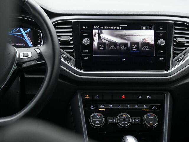 Volkswagen T-Roc Cabrio 1.5 TSI 150 pk DSG R-Line | Trekhaak | Leder | Beats | Stuur-/stoelverwarming | Achteruitrijcamera | Adaptive Cruise | Navigatie