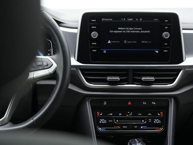 Volkswagen T-Roc 1.5 TSI 150 pk DSG Style | Trekhaak | Achteruitrijcamera | Navigatie | Adaptive Cruise | Stoelverwarming | Keyless Entry