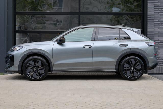 Volkswagen T-Roc 1.5 eTsi R-Line First Edition | NIEUW MODEL | BTW | CAMERA | ELEK.TREKHAAK | ACC | STUURVERWARMING |