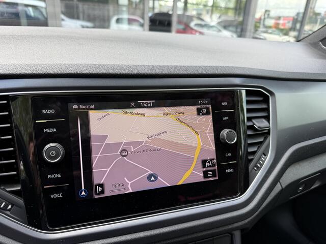 Volkswagen T-Roc Cabrio 1.5 TSI R-Line AUT. *!* NAVI/ RADAR/ 19 INCH/ LED *!*