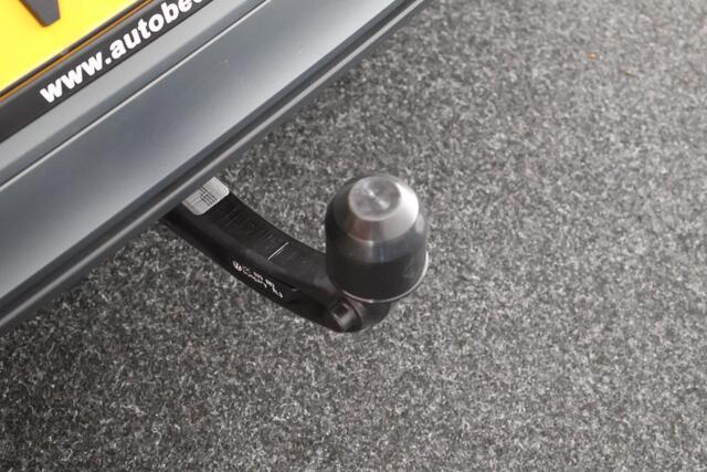 Volkswagen T-Roc Cabrio 1.5 TSI 150pk DSG R-Line Edition Grey Trekhaak Camera Stoelverwarming Navigatie Virtual Cockpit