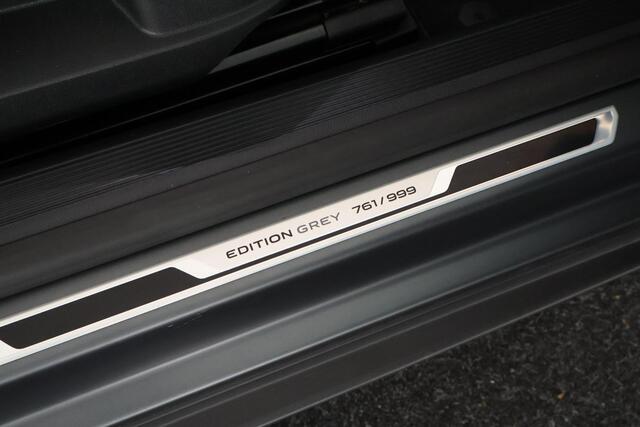 Volkswagen T-Roc Cabrio 1.5 TSI 150pk DSG R-Line Edition Grey Trekhaak Camera Stoelverwarming Navigatie Virtual Cockpit