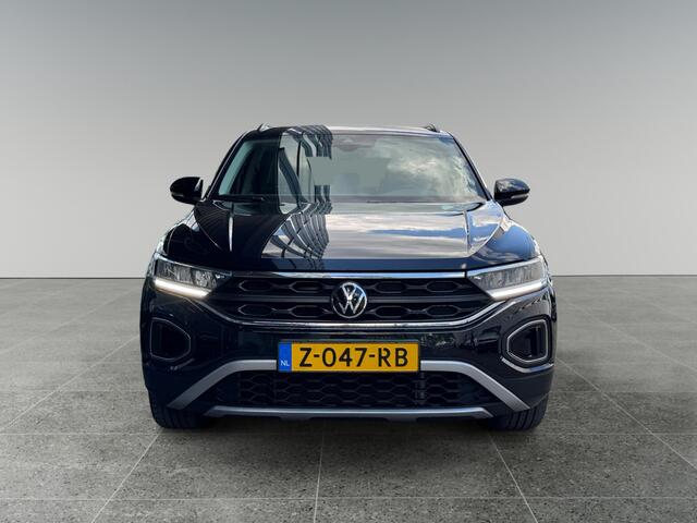 Volkswagen T-Roc 1.0 115pk TSI Life Edition Parkeerassistent (Park Assist) | Achteruitrijcamera 'Rear View' | Adaptive Cruise Control
