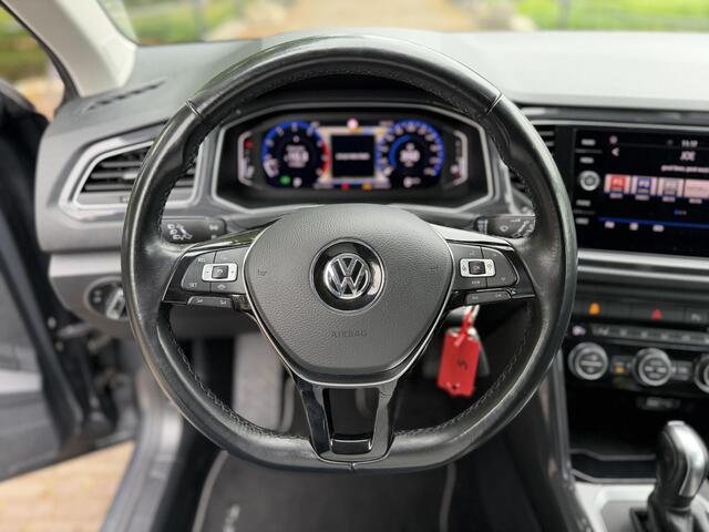 Volkswagen T-Roc 1.5 TSI Sport | Keyless | Camera | Trekhaak | DigiDash |