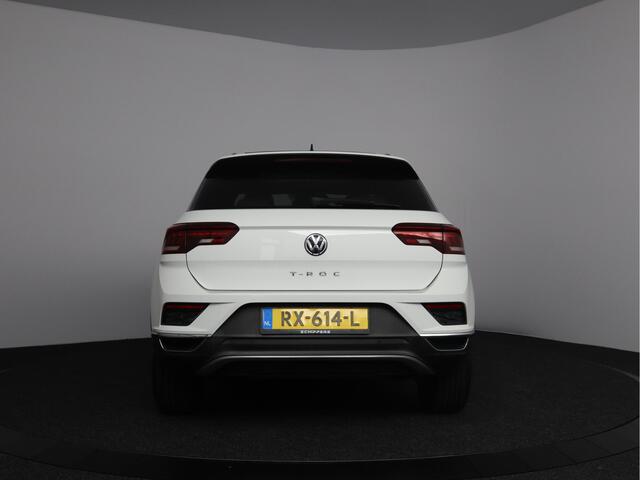 Volkswagen T-Roc 1.5 TSI Sport 150pk | Glazen schuif-kanteldak | Leer | Navigatie | LED