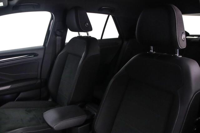 Volkswagen T-Roc R-Line 1.5 TSI 150pk DSG Automaat Trekhaak, Adaptive cruise control, Achteruitrijcamera, Navigatie, LED koplampen, Stoelverwarming
