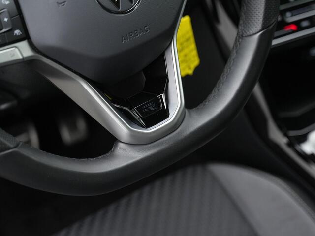 Volkswagen T-Roc Cabrio 1.5 TSI 150 pk DSG R-Line | Trekhaak | Adaptive Cruise | Stuur-/stoelverwarming | Side Assist | Navigatie