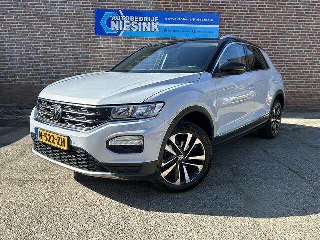 Volkswagen T-Roc 1.5 TSI DSG Automaat Trekhaak/Carplay/PDC/Stoelverwarming