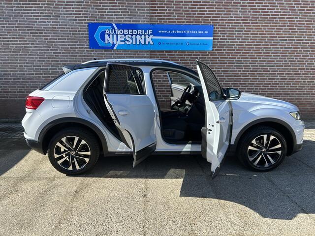 Volkswagen T-Roc 1.5 TSI DSG Automaat Trekhaak/Carplay/PDC/Stoelverwarming