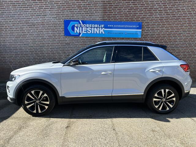Volkswagen T-Roc 1.5 TSI DSG Automaat Trekhaak/Carplay/PDC/Stoelverwarming