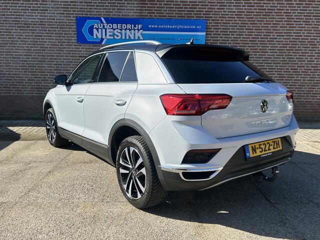 Volkswagen T-Roc 1.5 TSI DSG Automaat Trekhaak/Carplay/PDC/Stoelverwarming