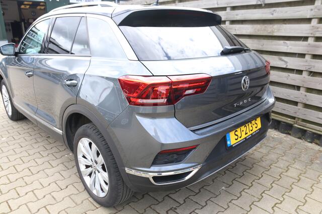 Volkswagen T-Roc 1.5 TSI Sport / Navi / Apple Carplay / Panoramadak