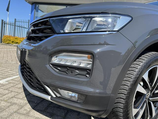 Volkswagen T-Roc 1.5 TSI United | App-connect | Dig.display | Navi | DAB | LMV17"