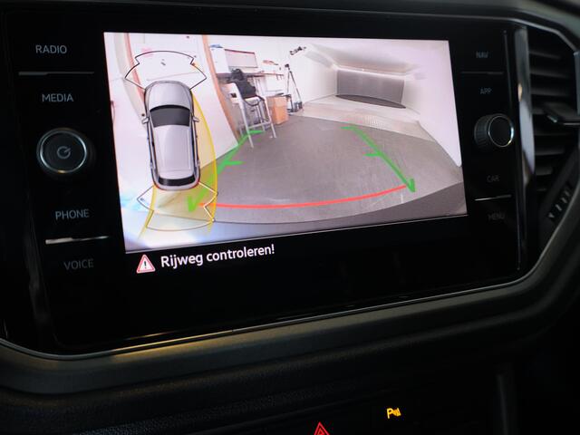 Volkswagen T-Roc 1.0 TSI Style Business 110 pk | Navigatie | Parkeersensoren | Achteruitrijcamera | Autom. airco | Adaptieve cruise control |