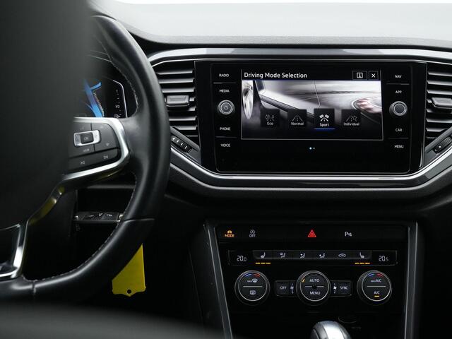 Volkswagen T-Roc 1.5 TSI 150 pk DSG R-Line | Trekhaak | Stoelverwarming | Navigatie | Adaptive Cruise | Side Assist | Parkeersensoren voor/achter | Sportonderstel