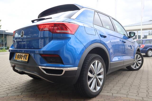Volkswagen T-Roc 1.5 TSI Style Business Trekhaak | Carplay | Blindspot | Adaptive