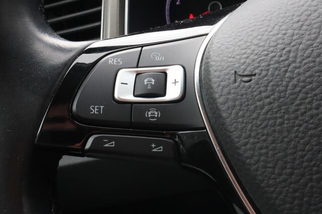 Volkswagen T-Roc 1.5 TSI Style Business Trekhaak | Carplay | Blindspot | Adaptive
