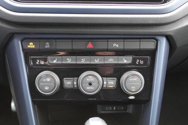 Volkswagen T-Roc 1.5 TSI 150Pk Automaat United | Trekhaak | Stoelverwarming