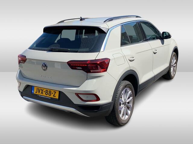 Volkswagen T-Roc 1.0 TSI Life Edition / Camera / CarPlay / Keyless / 17'' / Stoelverwarming / DAB / ACC / Climate Control