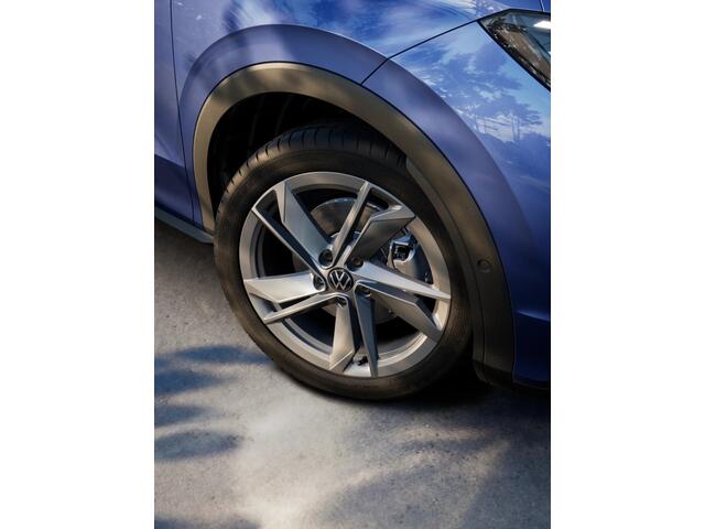 Volkswagen T-Roc 1.5 eTSI 116 7DSG Life First Edition | 'App-Connect' draadloze smartphone integratie | Automatische afstandsregeling (Adaptive Cruise Control) | Buitenspiegels elektrisch instel-, verwarm- en inklapbaar