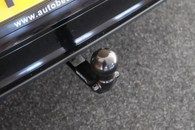 Volkswagen T-Roc 1.5 TSI 150pk DSG R-Line Edition Trekhaak Camera Navigatie Stoelverwarming LED Massage