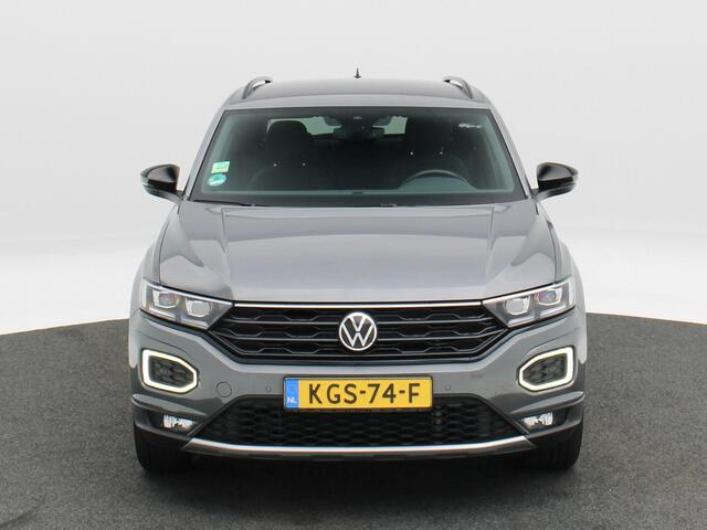 Volkswagen T-Roc 1.5 TSi 150 Pk Automaat Sport Business R-Line | Black Style | Camera | Stoelverwarming | Adaptive Cruise | Navigatie | CarPlay | Climatronic | 18 Inch | 89.335 Km !!