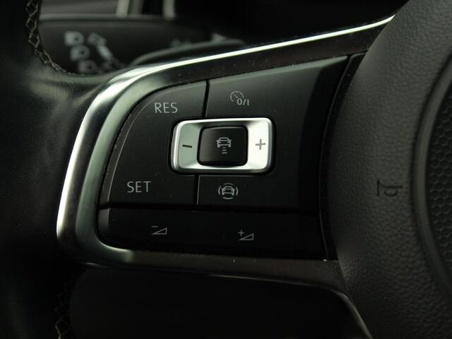 Volkswagen T-Roc 1.5 TSi 150 Pk Automaat Sport Business R-Line | Black Style | Camera | Stoelverwarming | Adaptive Cruise | Navigatie | CarPlay | Climatronic | 18 Inch | 89.335 Km !!