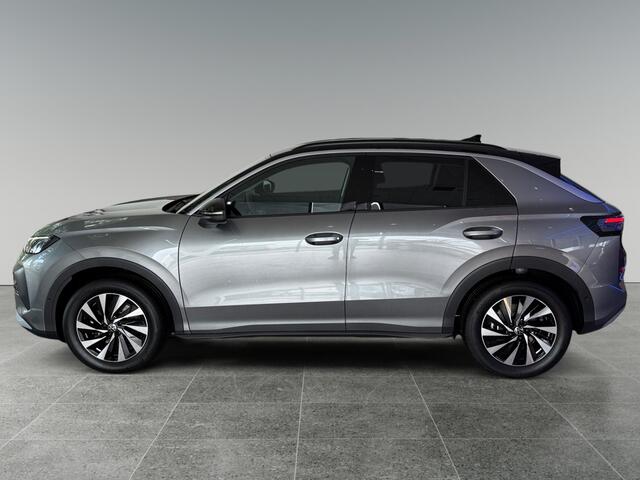 Volkswagen T-Roc 1.5 eTsi Life First Edition 116PK DSG | Trekhaak | Stuurverwarming | Zwart dak