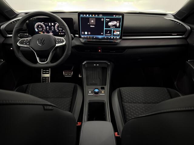Volkswagen T-Roc 1.5 e TSI R-Line First Edition Nieuwe model!, Camera, Iq lights, Navi, Half leder, Stoel/Stuurverwarming, Cruise control adaptief, Sfeerverlichting, Keyless start, 2 jaar garantie