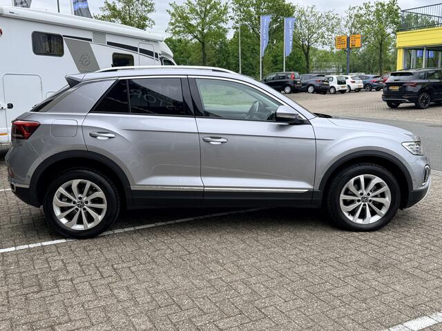 Volkswagen T-Roc 1.5 TSI Style | Automaat | LED | Keyless | Adapt. Cruise | Apple/Android | PDC v+a incl Camera | Afn. Trekhaak