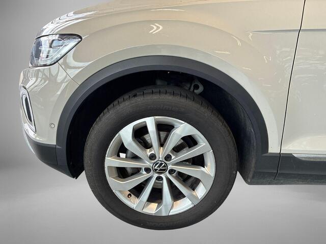 Volkswagen T-Roc 1.5 TSI 150pk DSG Style · Camera · Keyless · ACC · Apple/Android Car Play · Dodehoeksensor · Elek. Achterklep · Parkeerassistent · Alarmklasse 3 ·